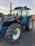 Ford New Holland 8240 TRAKTOR