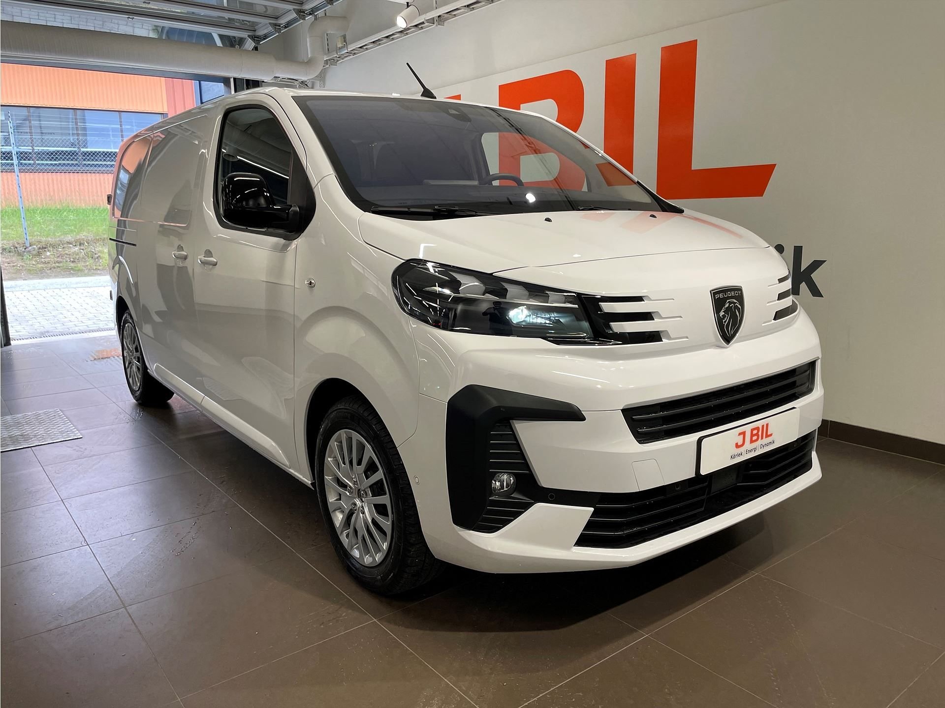 Peugeot Expert Increased Payload 2.0 BlueHDi 180 EAT, 177hp, 2024