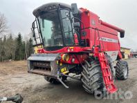 Skördetröska Massey Ferguson MF7245S