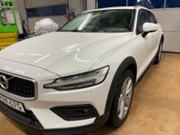 Volvo V60 Cross Country B4 MILDHYBRID AWD 197HK 4x4 Advanced