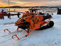 Arctic Cat M8000 Hardcore 146'' -22