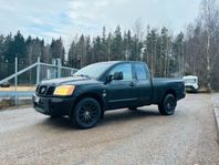 Nissan Titan King Cab 5.6 V8 4WD låg mil