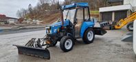 Traktor 4x4 med snöblad 75,000:- ej moms