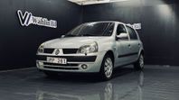 Renault Clio 5-dörrars 1.6 Motorvärmare Nyservad Nybesiktad