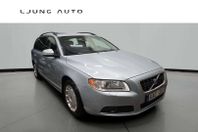 Volvo V70 D5 Momentum Euro 4/Nyservad/1 Ägare/Dragkrok