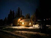 Hundvänlig, skidnära och charmig stuga i Lindvallen! 