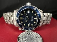 Omega Seamaster Diver 300M Bond Blå Midsize Fullset