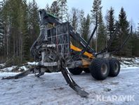 Skogsvagn Moheda M151 4WD med M75-kran & risr