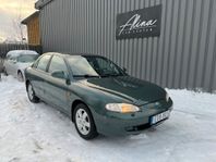 Hyundai Elantra Sedan 1.8 Automat Låga mil Farthållare