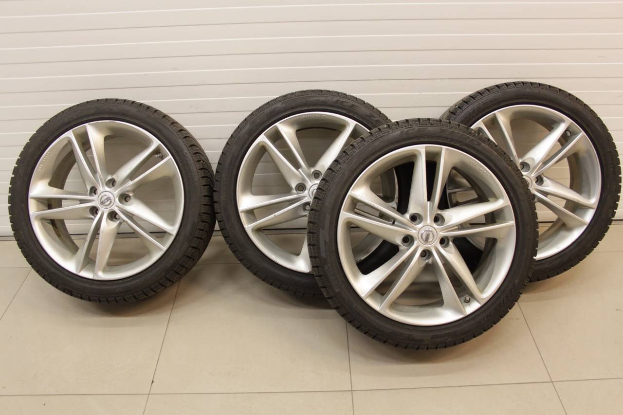 Åretruntdäck Nissan Pirelli I...