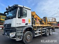 Lastbil Mercedes-Benz Arocs 2636 med arbetspl