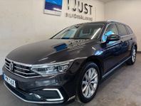 Volkswagen Passat GTE 1.4 TSI GTE Drag Värmare Läder Navi