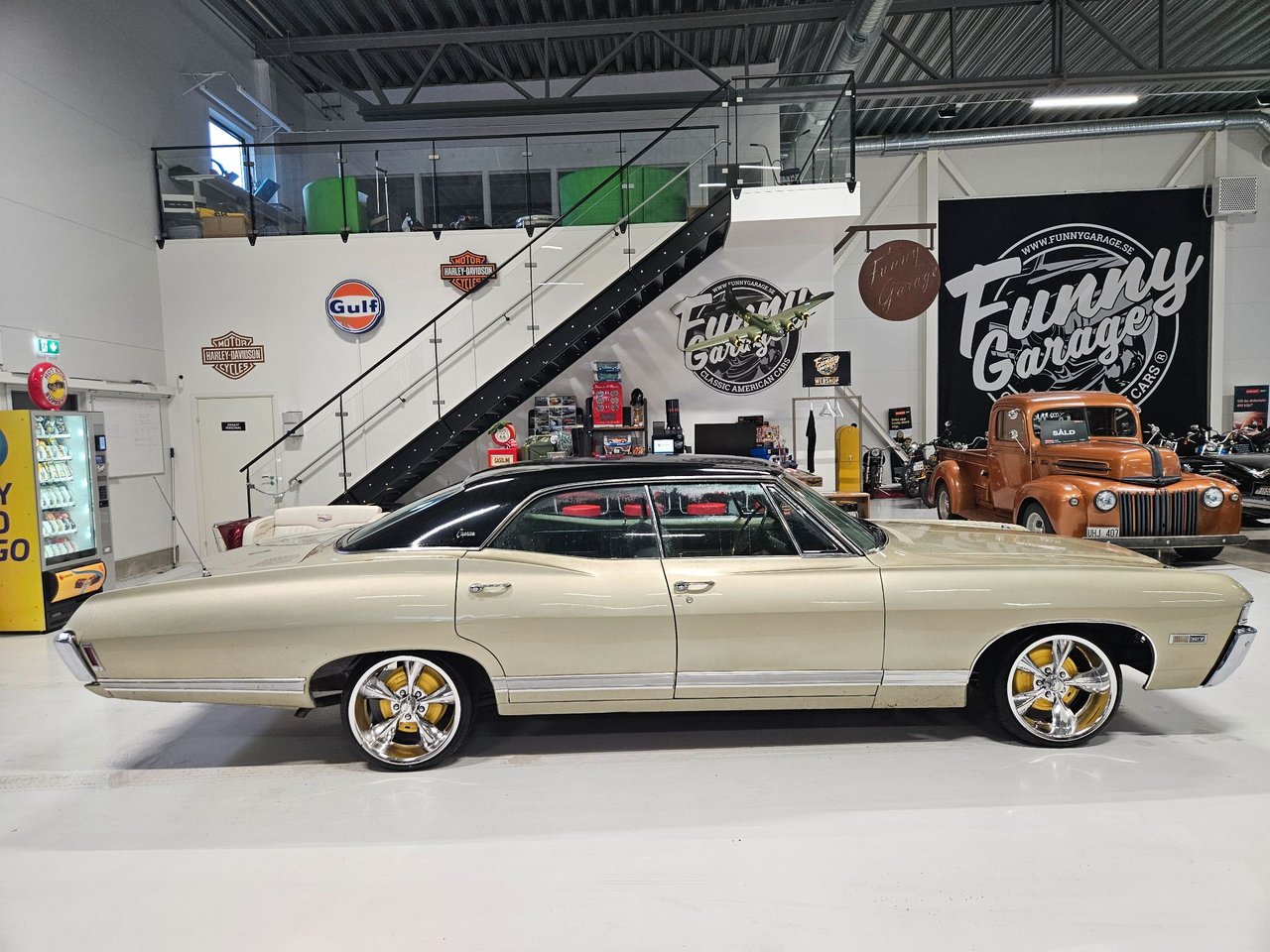 Chevrolet Caprice Custom Spor...