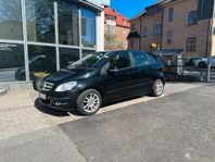 Mercedes-Benz B 180 Sport / V-hjul / låg mil