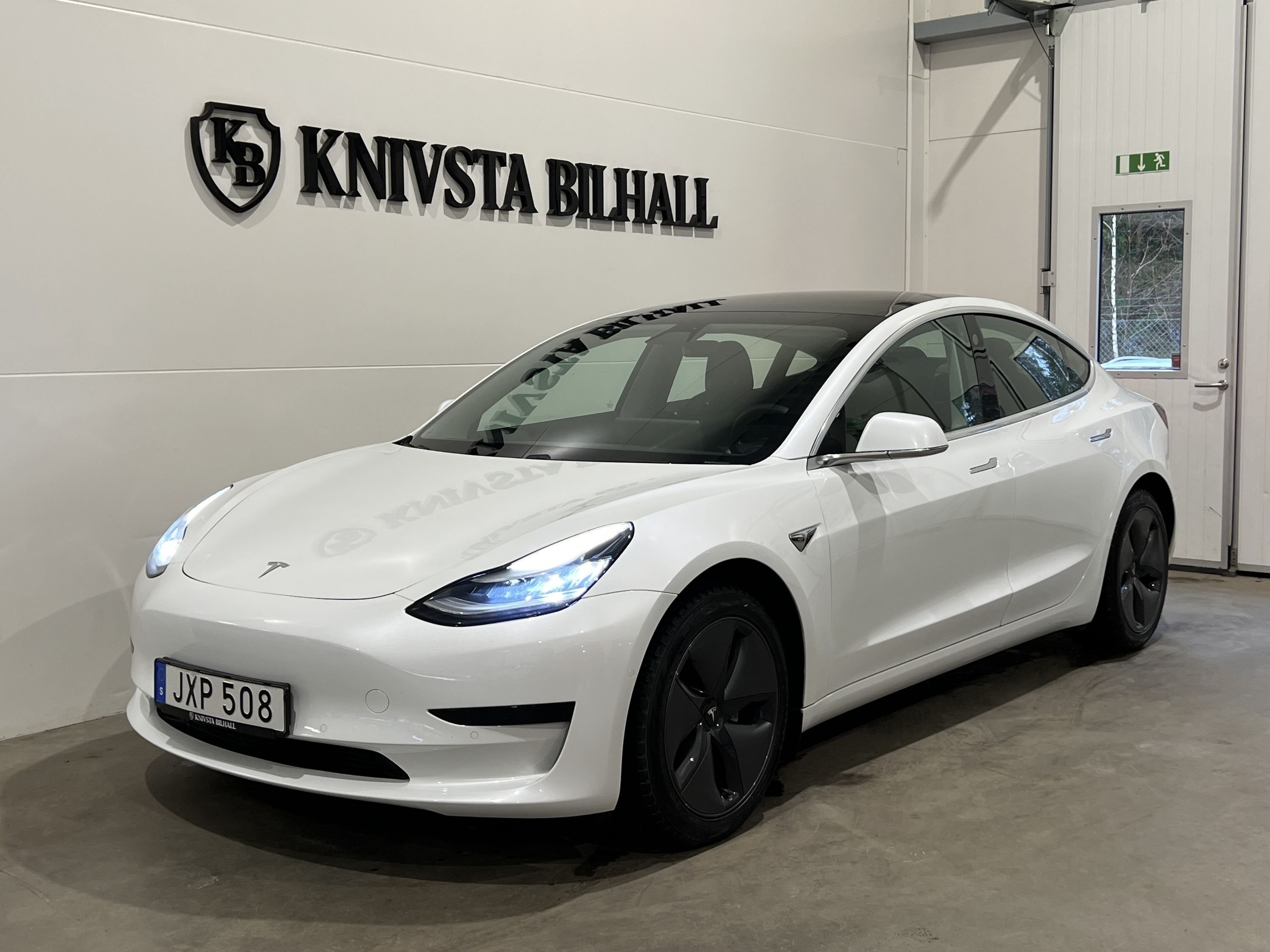 Tesla Model 3 Standard Range Plus, 258hp, 2020