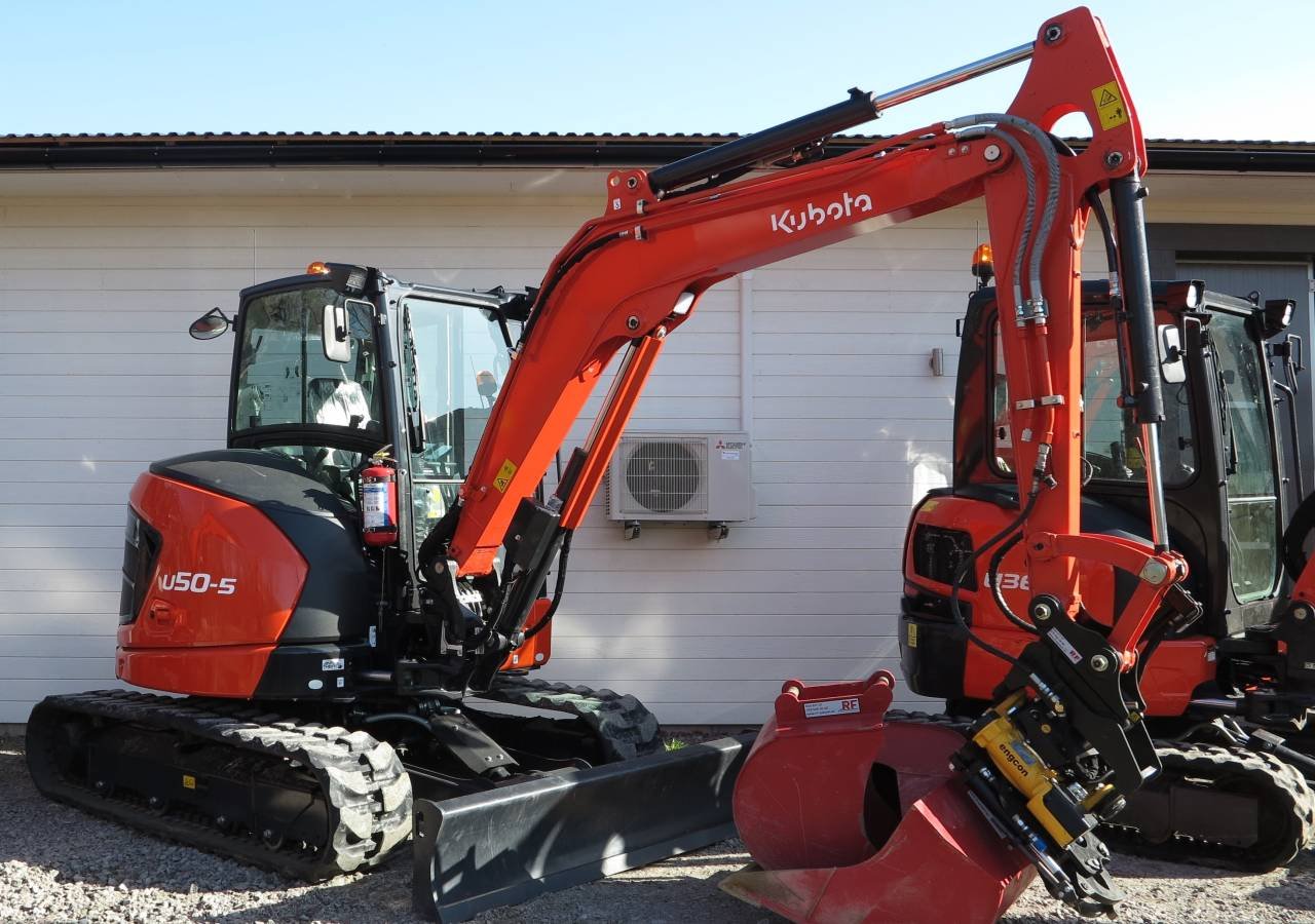Uthyres: Grävmaskin 5 Ton, Ku...