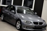 BMW 320 i E92 Coupe LCI 4700 mil GARANTI Svensksåld PDC AUX