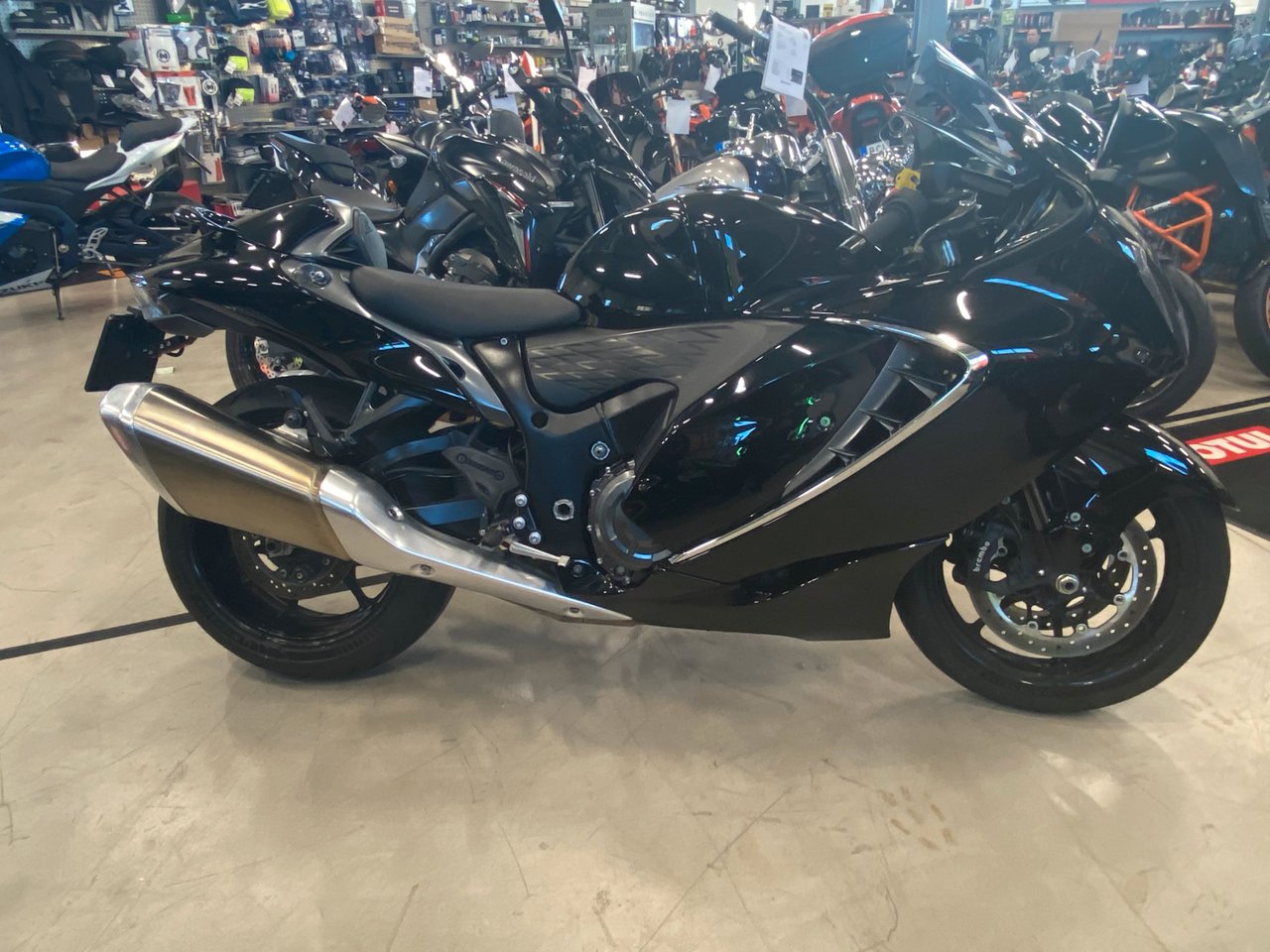 Suzuki GSX-R1300 Hayabusa "Fi...