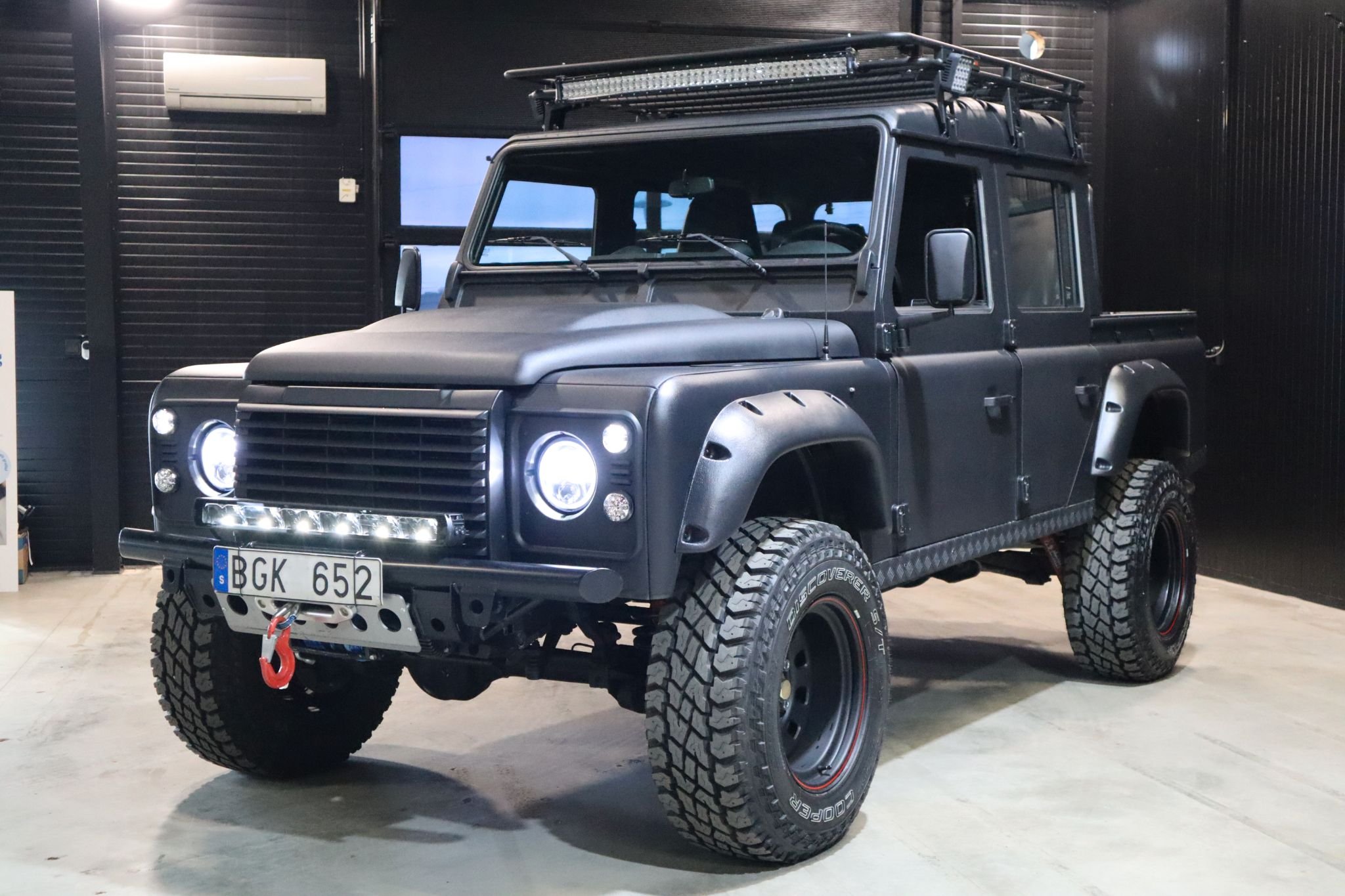 Land Rover Defender 110 Double Cab Pick Up 2.4 TD4 4x4 Manual, 122hp, 2008