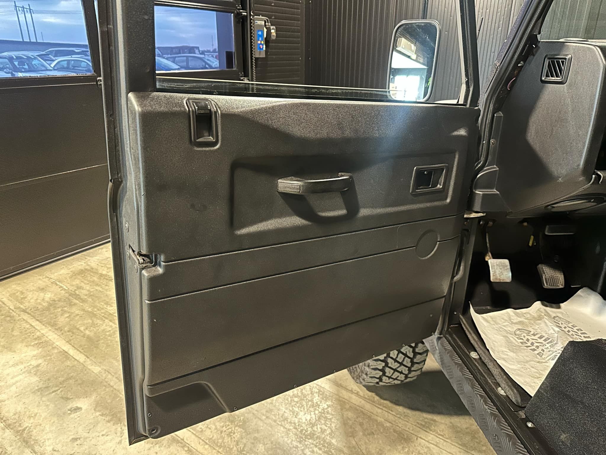 Land Rover Defender 110 Double Cab Pick Up 2.4 TD4 4x4 Manual, 122hp, 2008