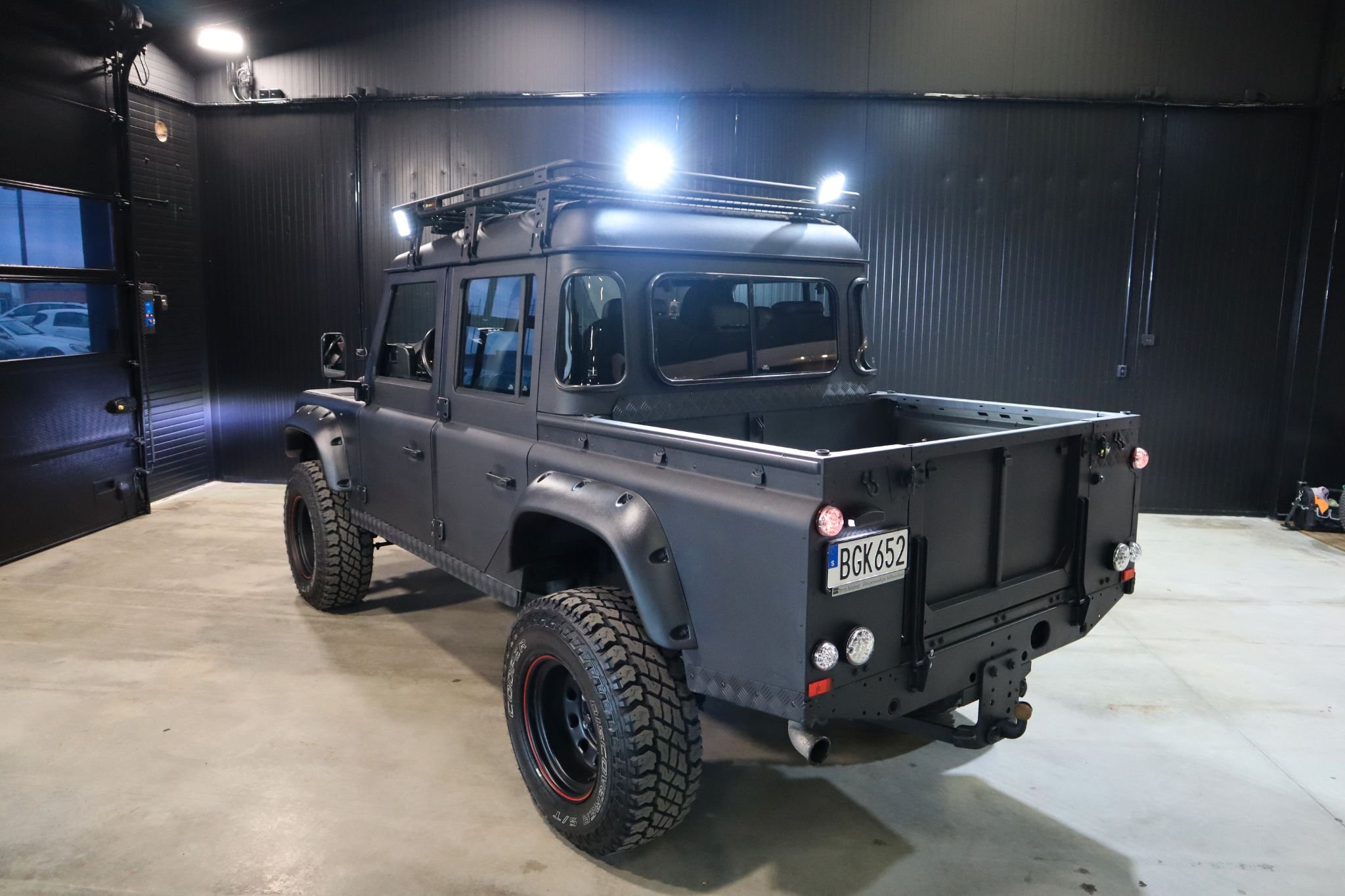 Land Rover Defender 110 Double Cab Pick Up 2.4 TD4 4x4 Manual, 122hp, 2008