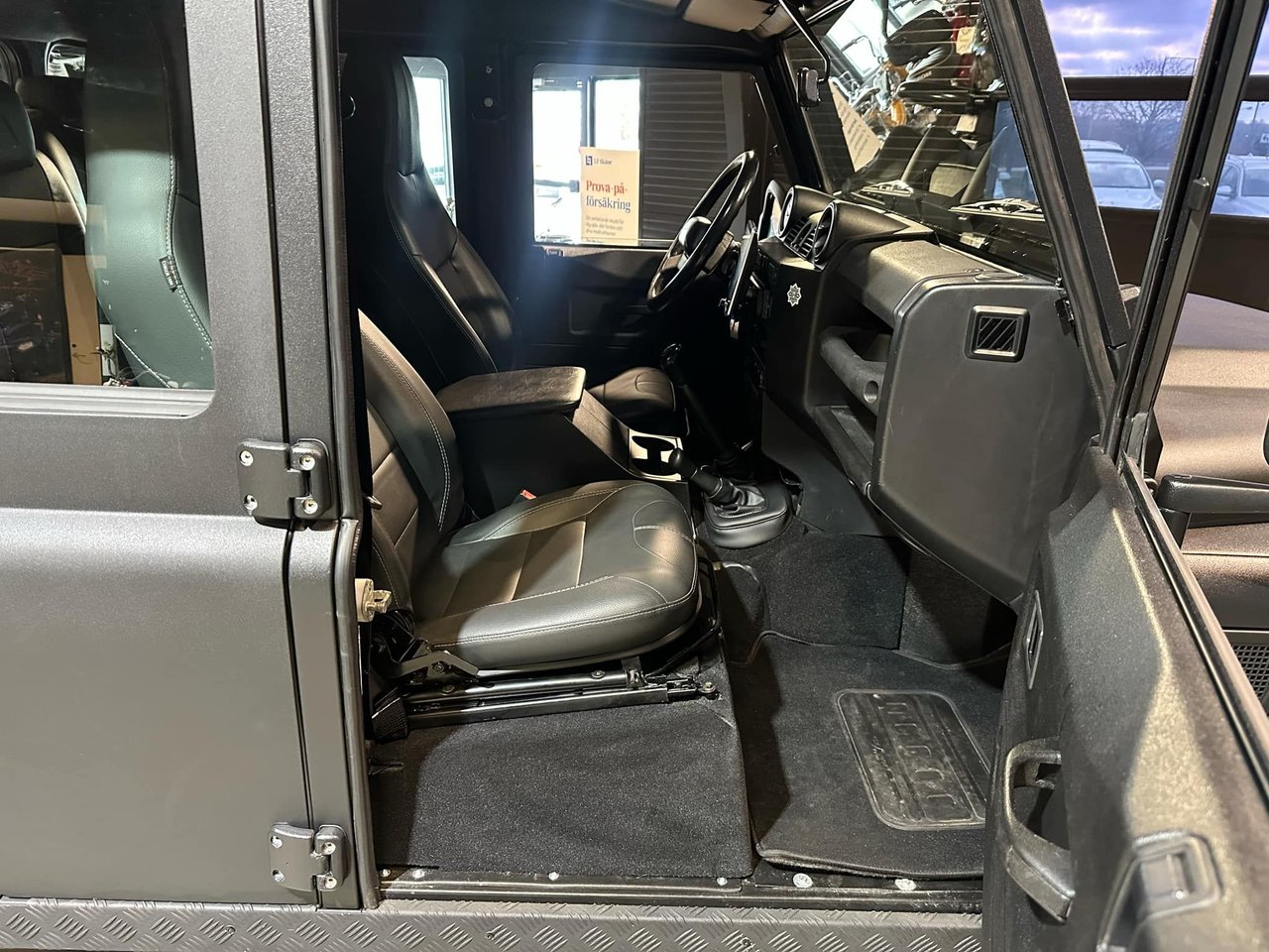 Land Rover Defender 110 Double Cab Pick Up 2.4 TD4 4x4 Manual, 122hp, 2008