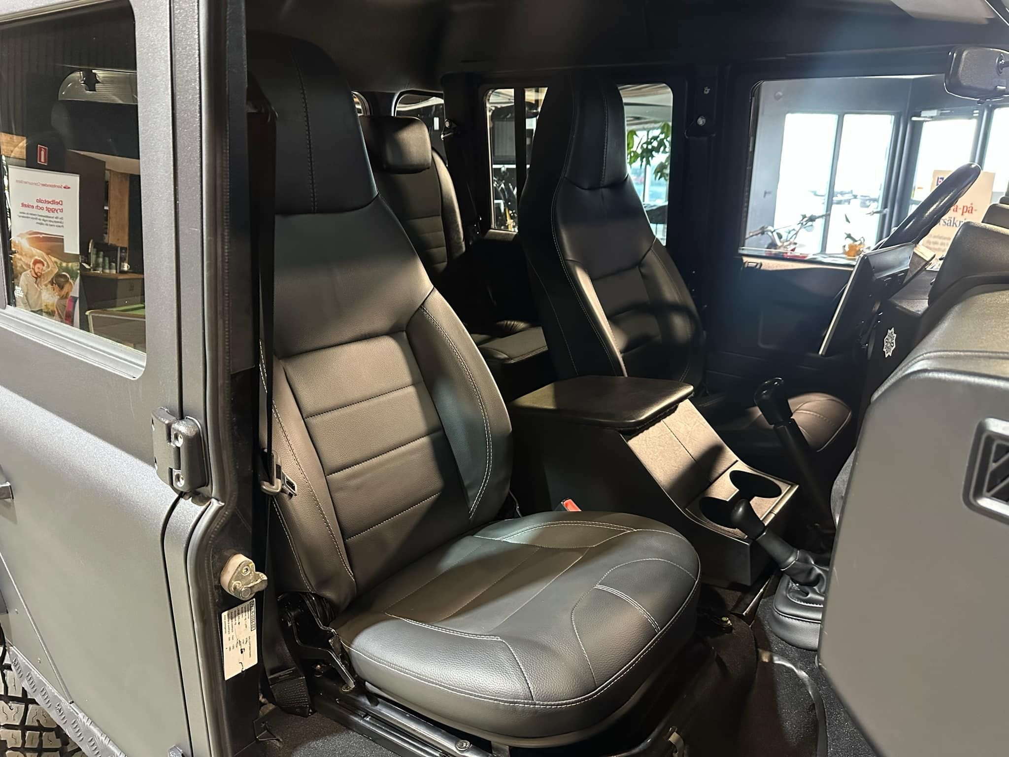 Land Rover Defender 110 Double Cab Pick Up 2.4 TD4 4x4 Manual, 122hp, 2008