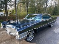 Cadillac Calais Köpes även Mustang. Buick med flera.