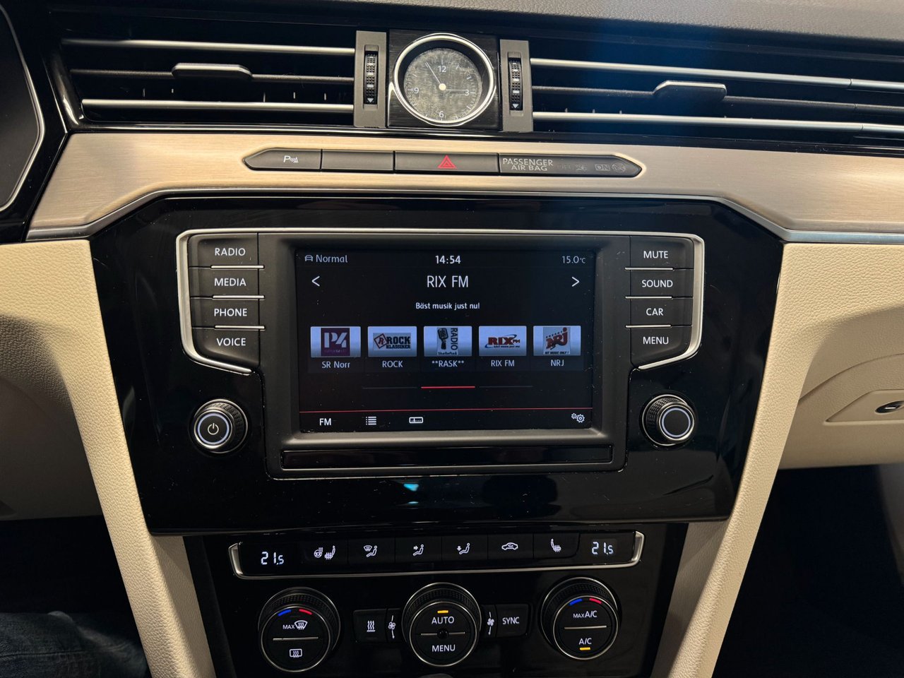 Volkswagen Passat Sportscombi 2.0 TDI DPF SCR BMT 4Motion DSG Sekventiell, 190hk, 2015