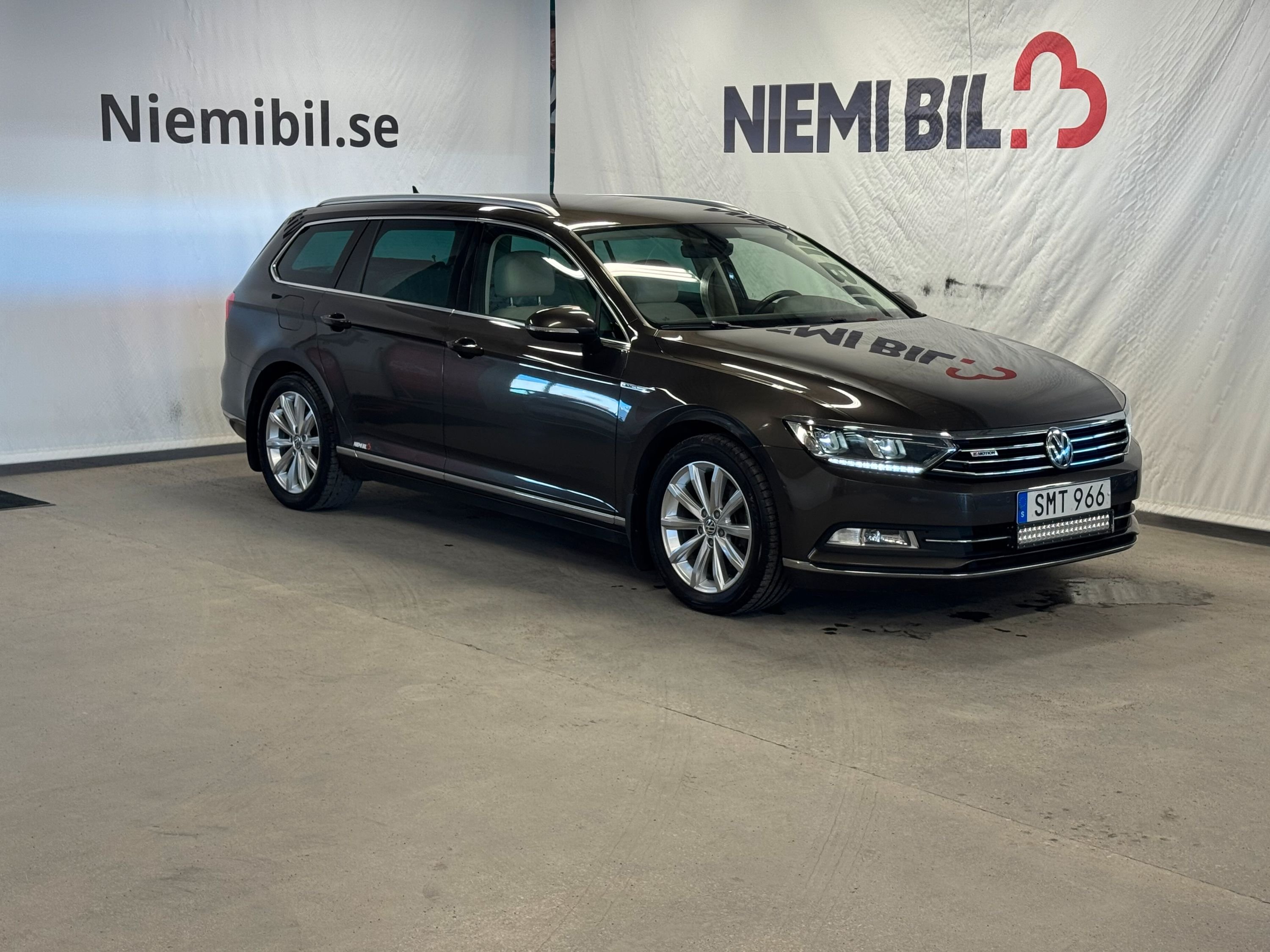 Volkswagen Passat Sportscombi 2.0 TDI DPF SCR BMT 4Motion DSG Sekventiell, 190hk, 2015