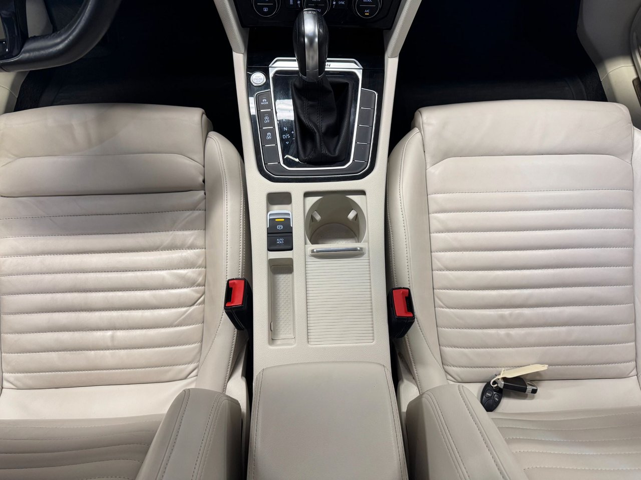 Volkswagen Passat Sportscombi 2.0 TDI DPF SCR BMT 4Motion DSG Sekventiell, 190hk, 2015