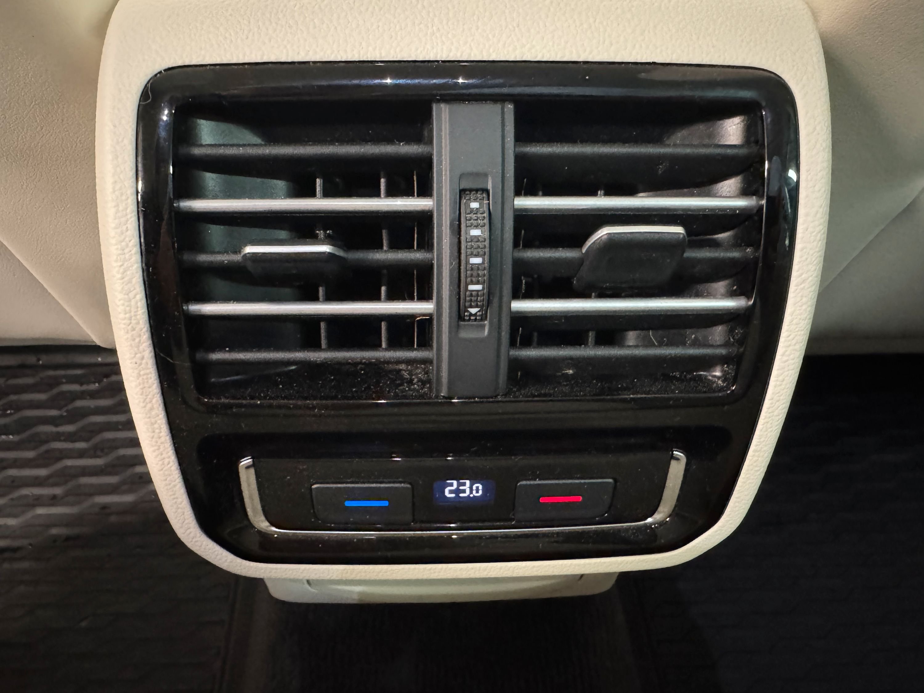 Volkswagen Passat Sportscombi 2.0 TDI DPF SCR BMT 4Motion DSG Sekventiell, 190hk, 2015