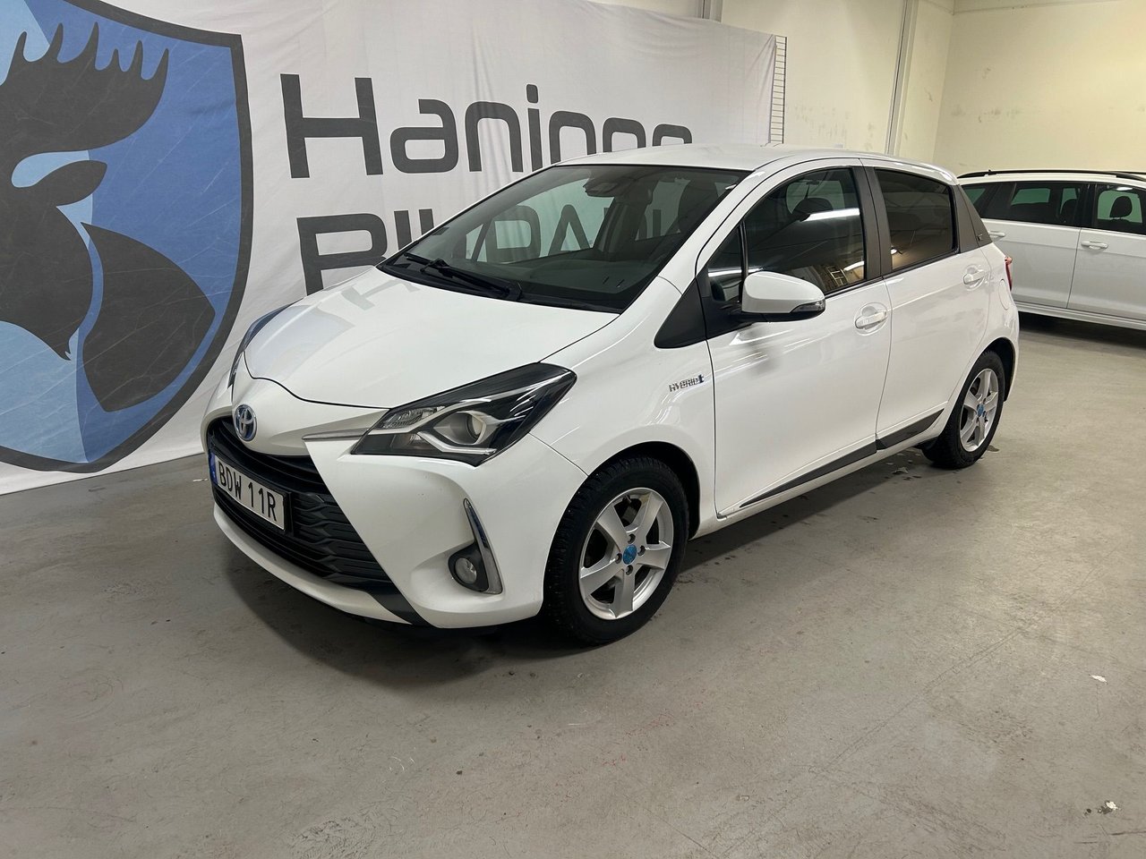 Toyota Yaris Hybrid e-CVT Y20...