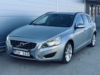 Volvo V60 D4 Automat Drag P-värmare Navi Voc Nybesiktigad