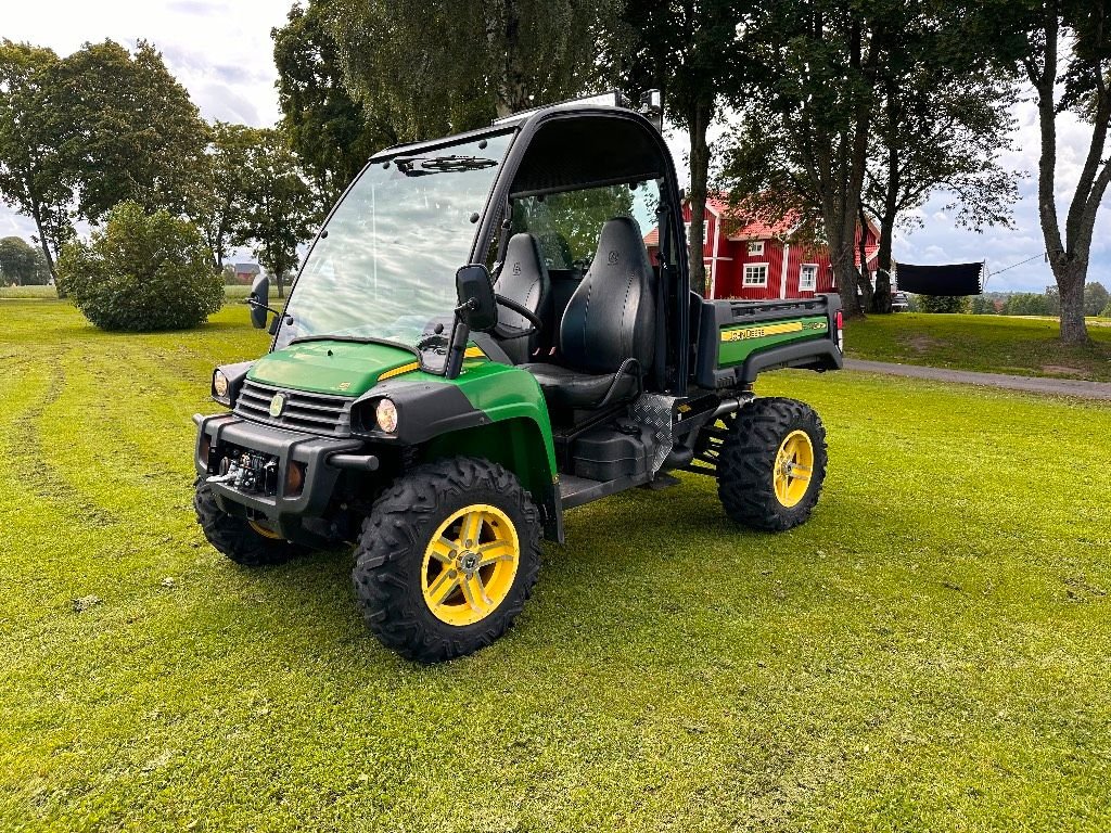 John Deere gator 825i