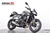 Triumph Street Triple R 765 ABS, Nyservad