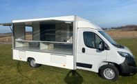 FOODSTATION Premium Foodtruck Kylbil med kylrum