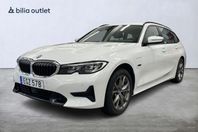 BMW 330 e Touring Sport line 292hk Navi PDC Moms