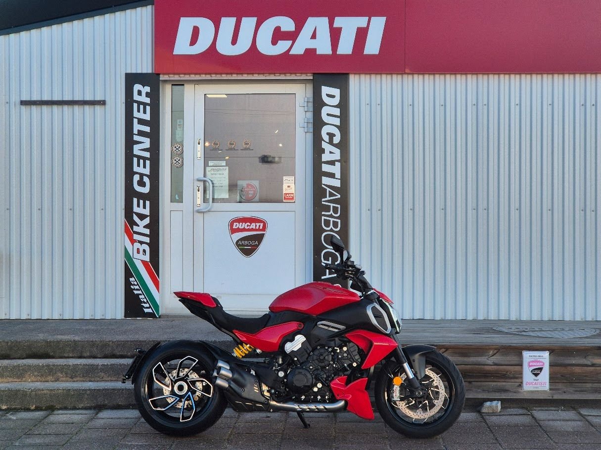 Ducati Diavel V4