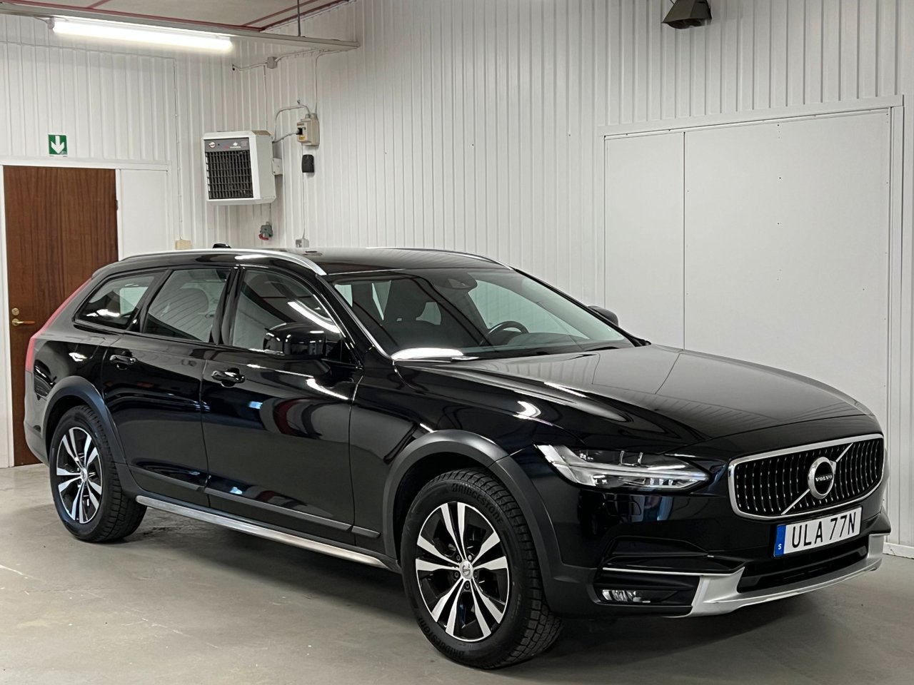 Volvo V90 Cross Country D4 AW...