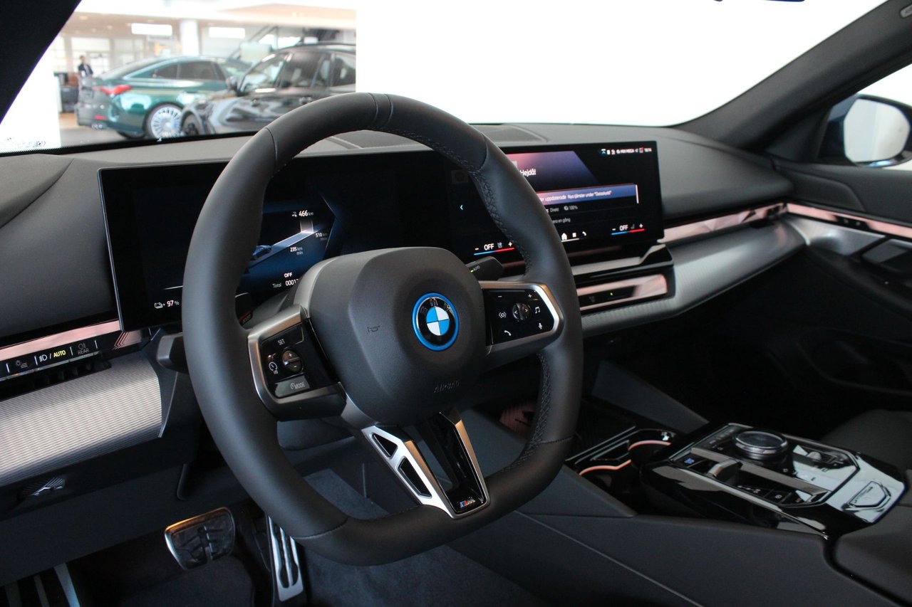 BMW i5 xDrive40 Sedan, 394ps, 2024