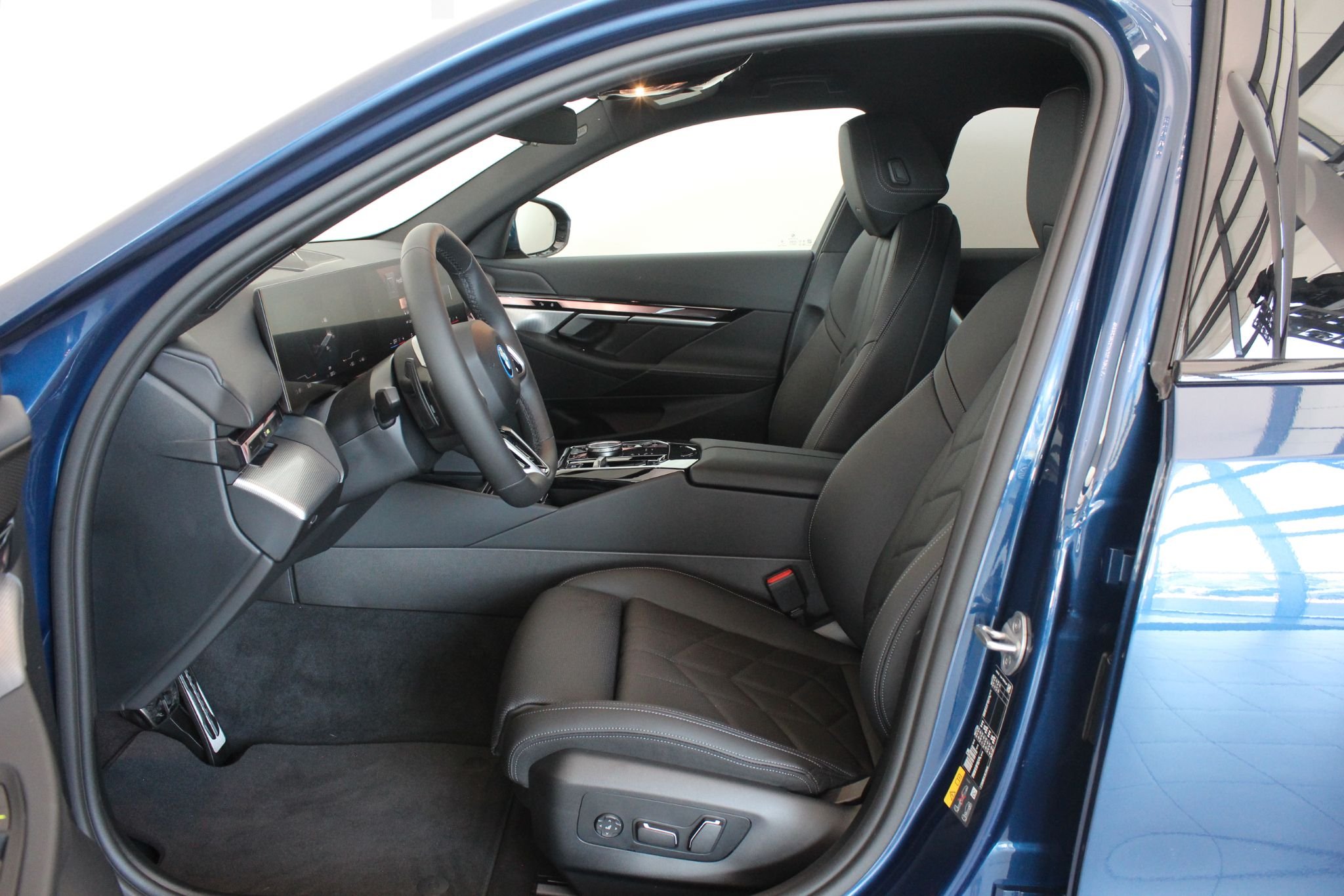 BMW i5 xDrive40 Sedan, 394ps, 2024