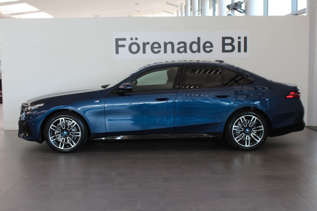 BMW i5 xDrive40 Sedan, 394ps, 2024