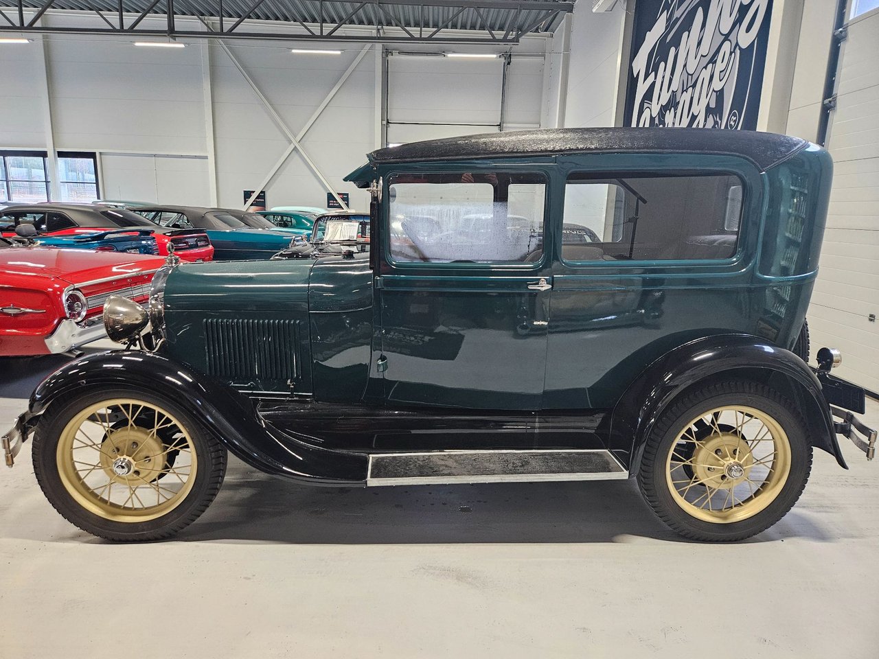 Ford LTD TUDOR 1928 FINT SKICK