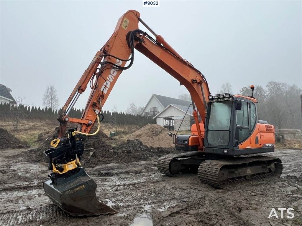 Bandgrävare Doosan DX140LC (S...