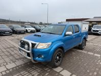 Toyota Hilux D-CAB 3.0 D-4D 4WD VÄRMARE KÅPA SLÄDE 2-ÅRS GAR