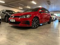 Volkswagen Golf GTI 245 hk Performance Backkamera Cockpit
