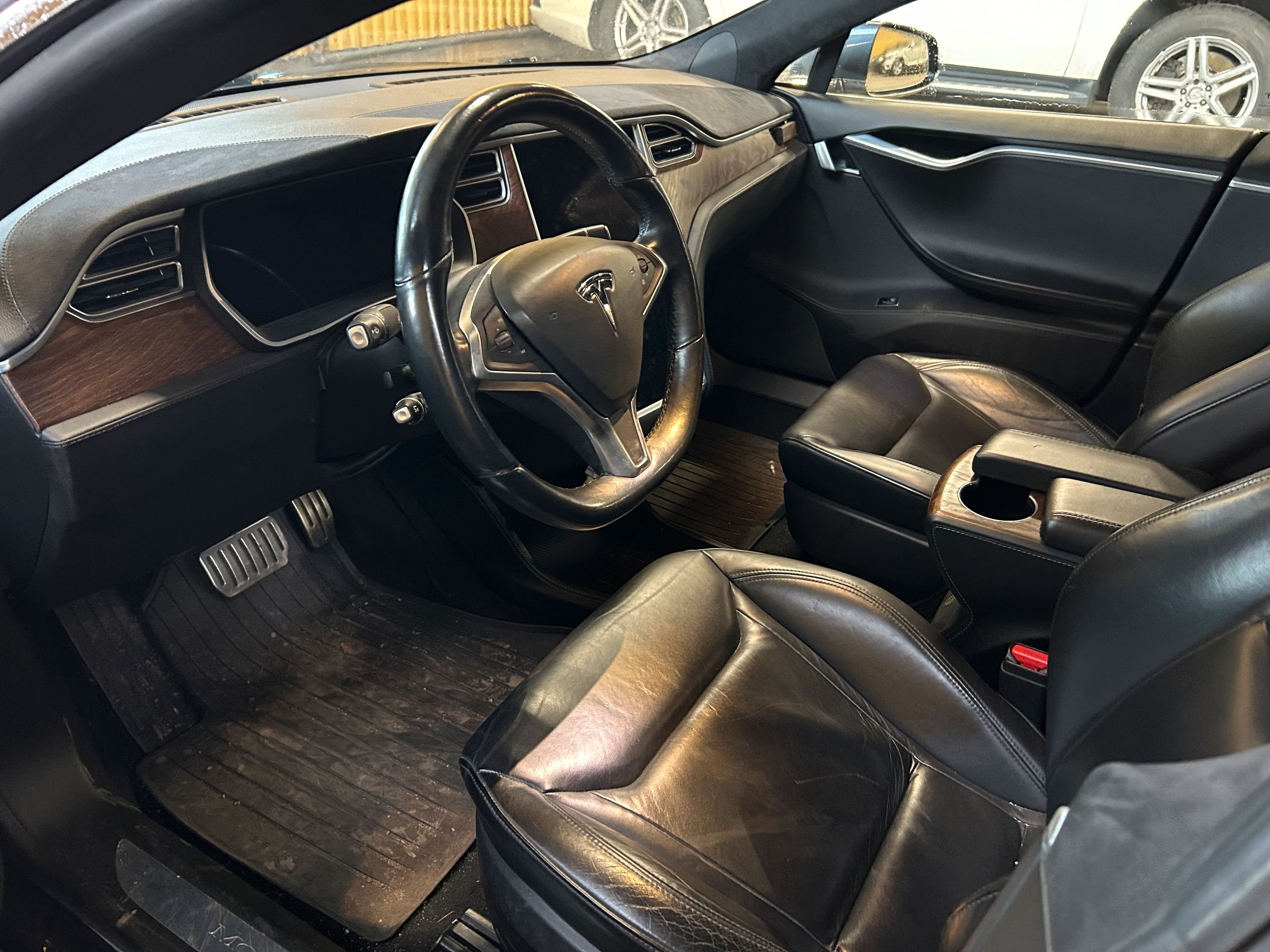 Tesla Model S P85D, 511ps, 2015