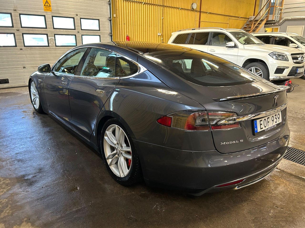 Tesla Model S P85D, 511ps, 2015