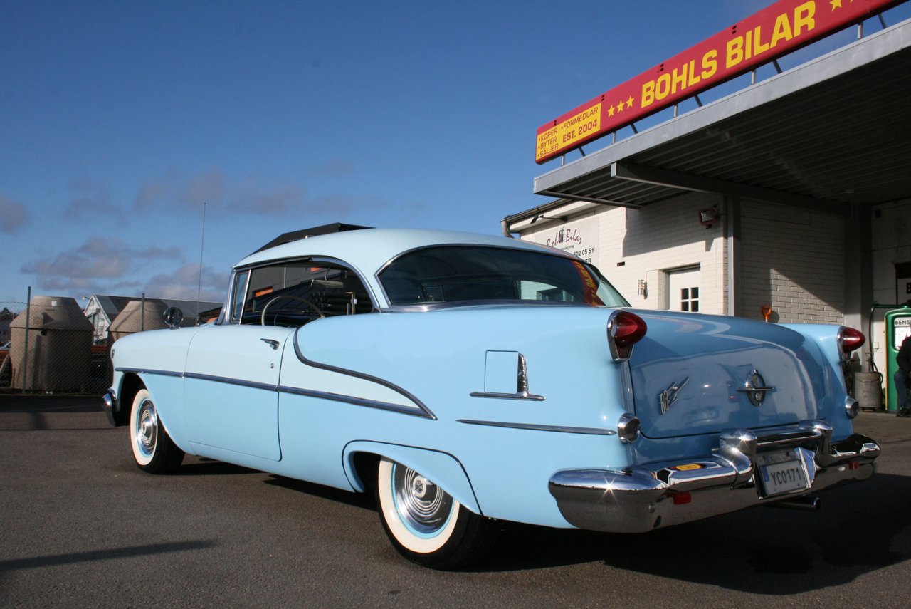 Oldsmobile Super 88 Holiday C...